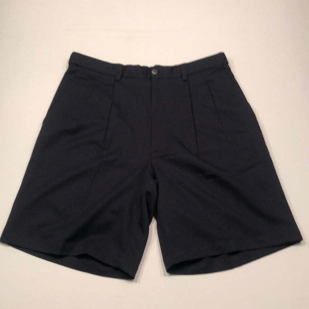 Very nice Men’s Dress/Golf shorts.